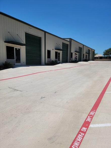 More Photos Of 3623 E Evans Rd, San Antonio Light Distribution For Lease