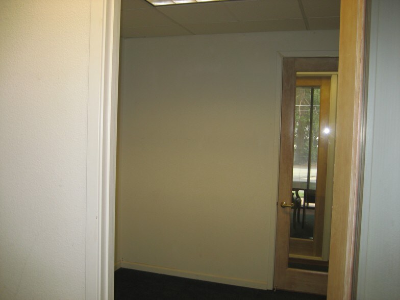 More Photos Of 1111 Dunbar Rd, Arnold Office For Sale