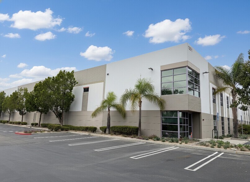 More Photos Of 1201 Maulhardt Ave, Oxnard Warehouse For Lease