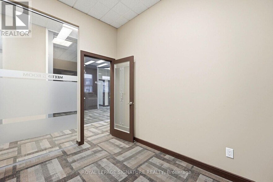 More Photos Of 158 Guelph St, Halton Hills Freestanding For Lease