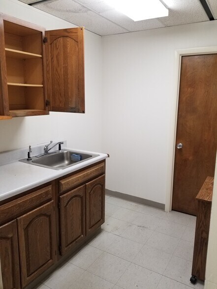 More Photos Of 4176 S Plaza Trl, Virginia Beach Office For Lease