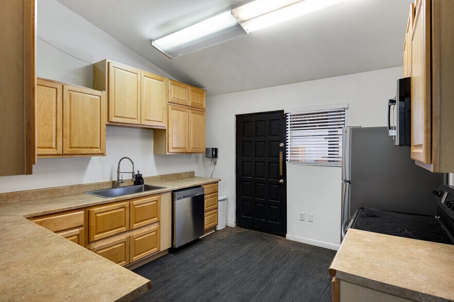 More Photos Of 394 N 3rd Ave, Phoenix Office For Sale