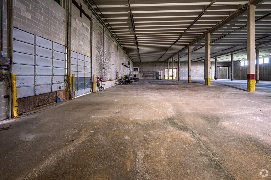 More Photos Of 185 8th St, Biloxi Warehouse For Sale