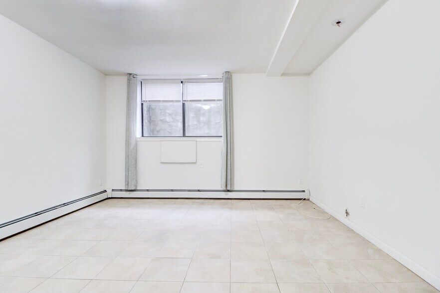 More Photos Of 5926 Bleecker St, Ridgewood Medical For Sale