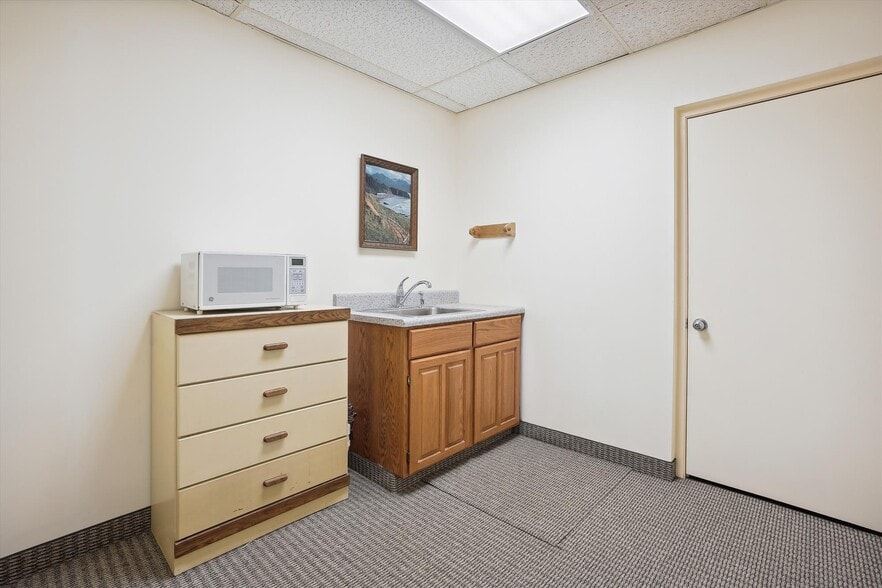 More Photos Of 9522 State Route 29, Fairfax Loft Creative Space For Sale