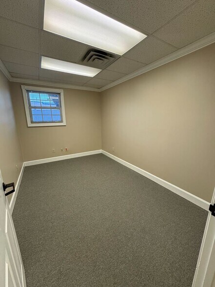 More Photos Of 1369 W Andrew Johnson Hwy, Morristown Medical For Lease