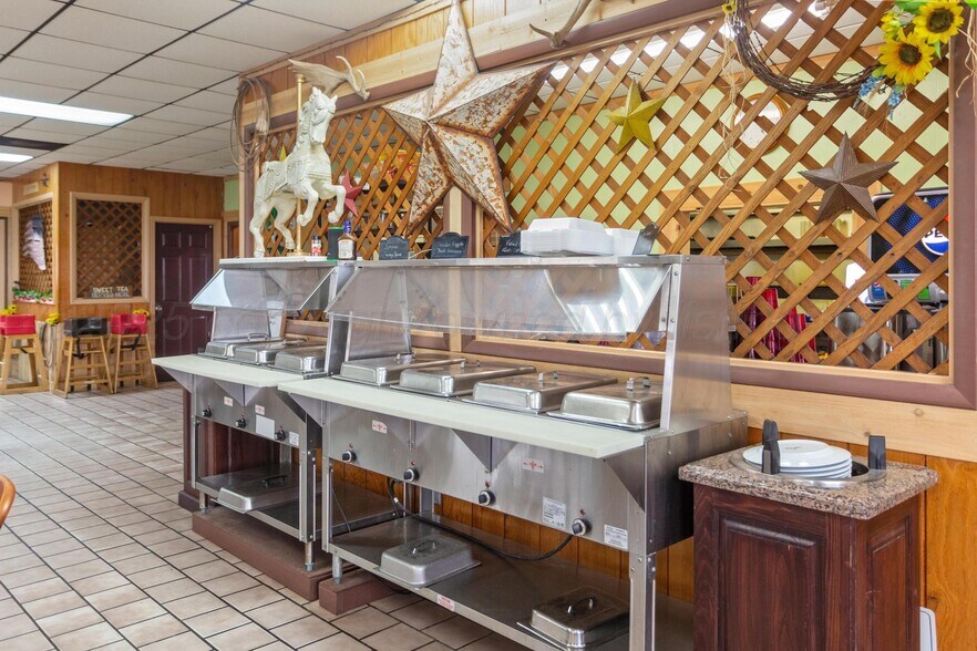 More Photos Of 103 Interstate 40, Shamrock Restaurant For Sale