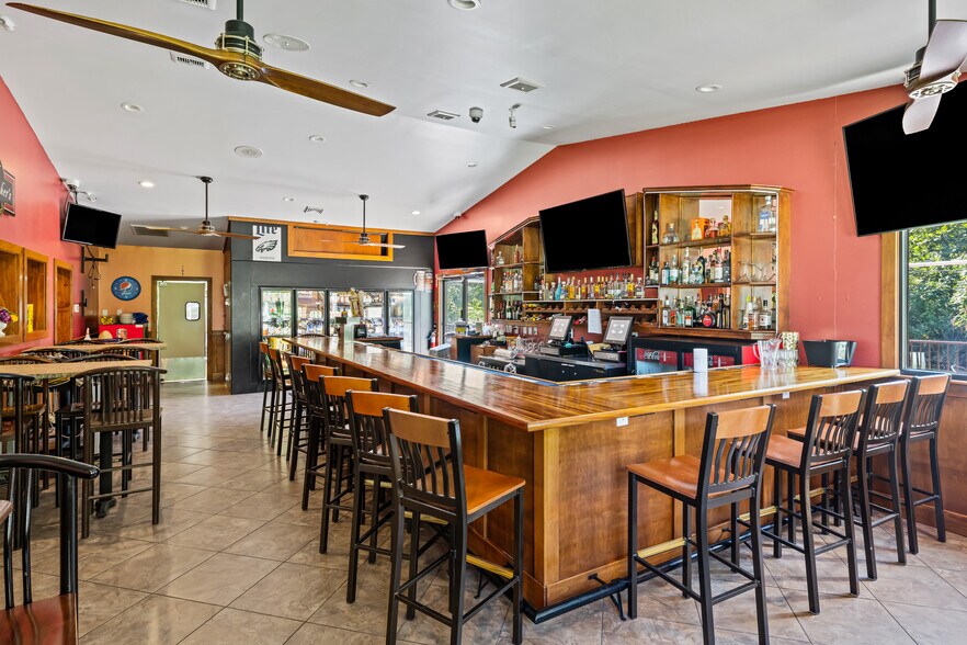 More Photos Of 5626 W Lincoln Hwy, Parkesburg Restaurant For Sale
