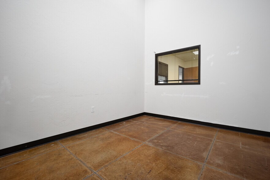More Photos Of 1940 Harper St, Choctaw Medical For Lease