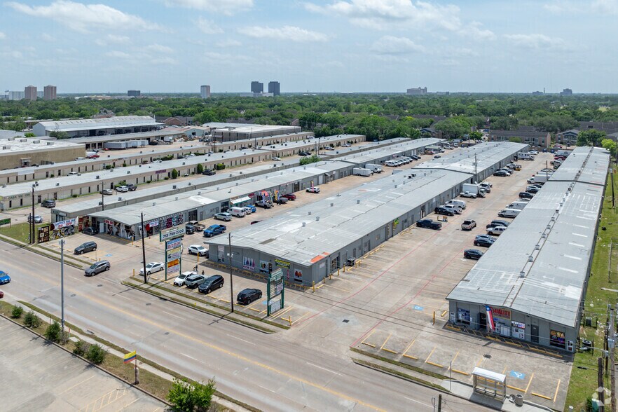 More Photos Of 9801-9811 Harwin Dr, Houston Warehouse For Lease