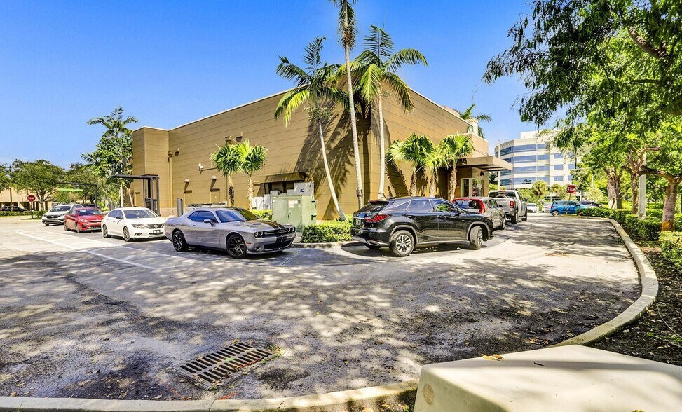 More Photos Of 850-854 W Cypress Creek Rd, Fort Lauderdale Freestanding For Sale