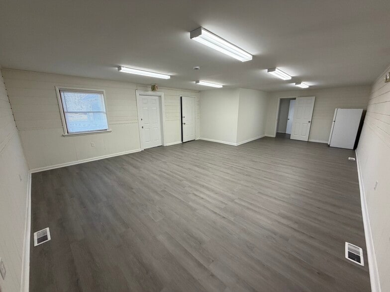More Photos Of 1100 Calvary Rd, Churchville Flex For Lease