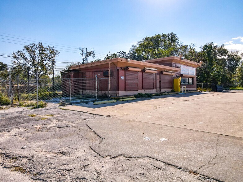 More Photos Of 707 S Orange Blossom Trl, Orlando Storefront For Sale