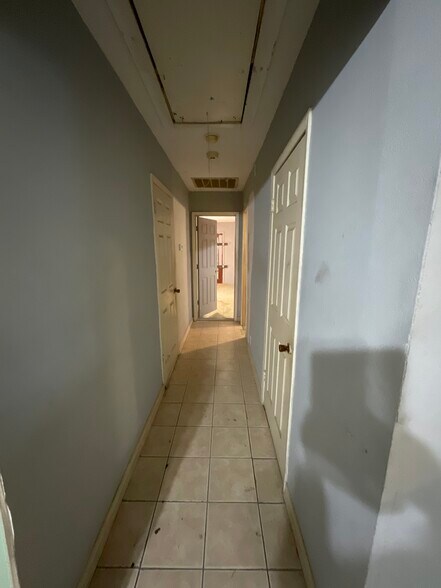 More Photos Of 609 Oak St, La Marque Warehouse For Sale