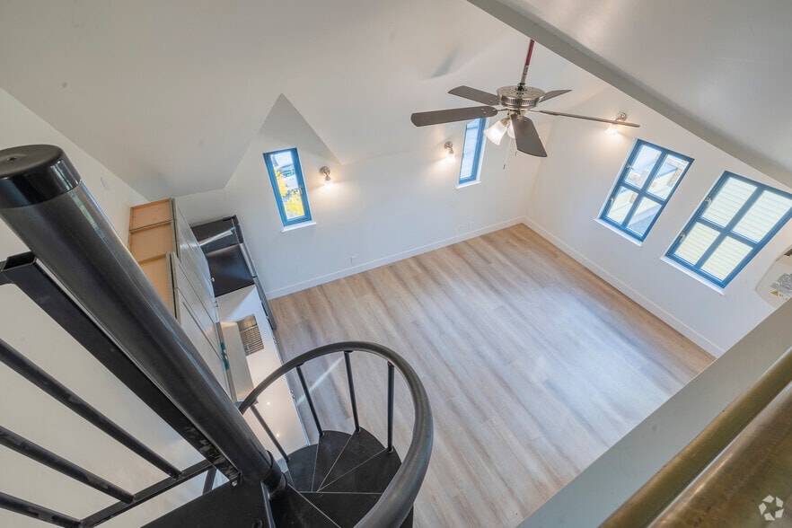 More Photos Of 2974-2980 College Ave, Berkeley Apartments For Lease