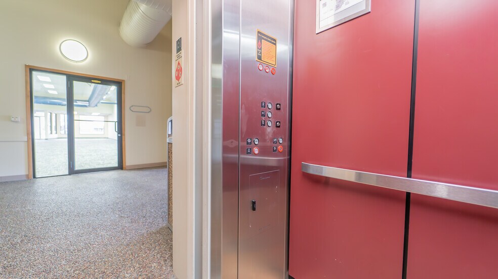 More Photos Of 710 Franklin St, Michigan City Freestanding For Lease