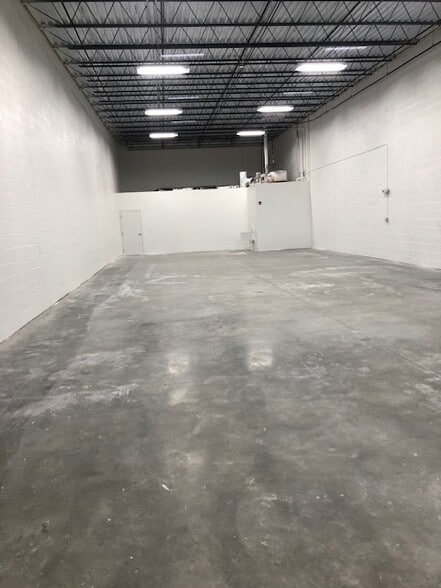 More Photos Of 415 Nina Way, Warminster Light Distribution For Lease