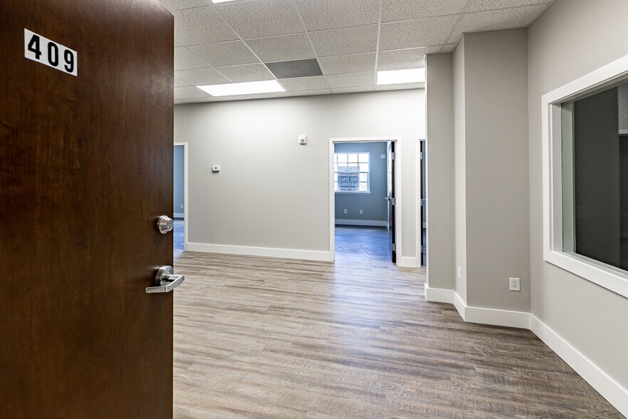 More Photos Of 1500 E Venice Ave, Venice Office For Lease