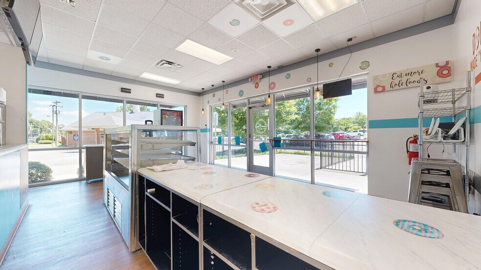 More Photos Of 400 Dobys Bridge Rd, Fort Mill Storefront Retail Office For Lease