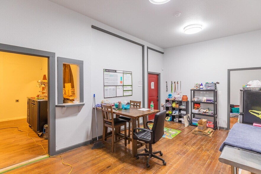 More Photos Of 308 Granado St, Tularosa General Retail For Sale