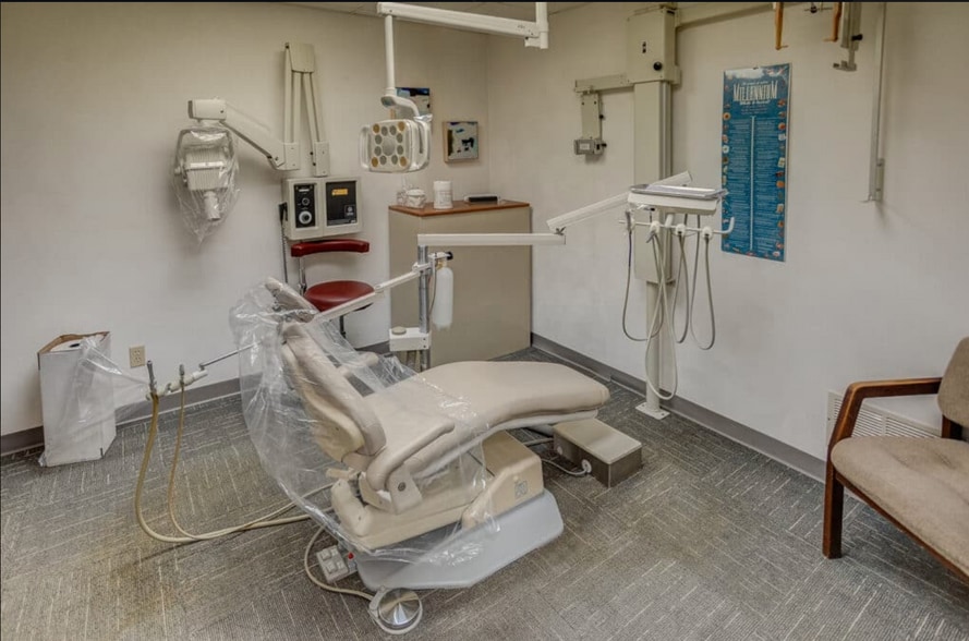 More Photos Of 607 E Lyons St, Marissa Specialty For Sale