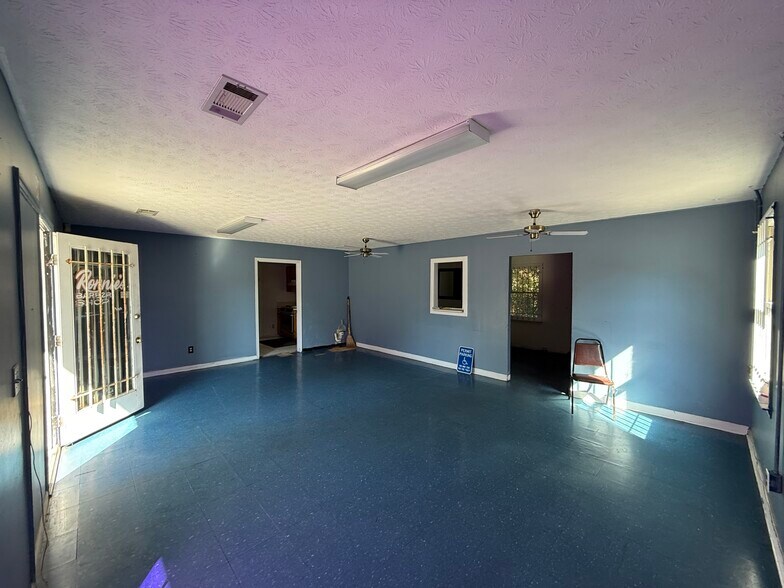 More Photos Of 5313 Buena Vista Rd, Columbus Freestanding For Sale
