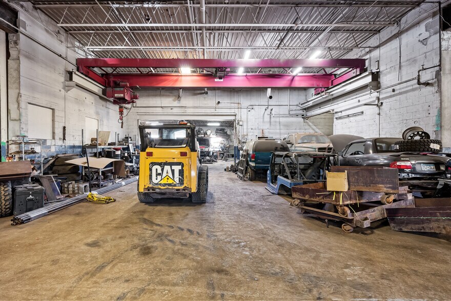 More Photos Of 2707 6th Ave, Anoka Warehouse For Sale