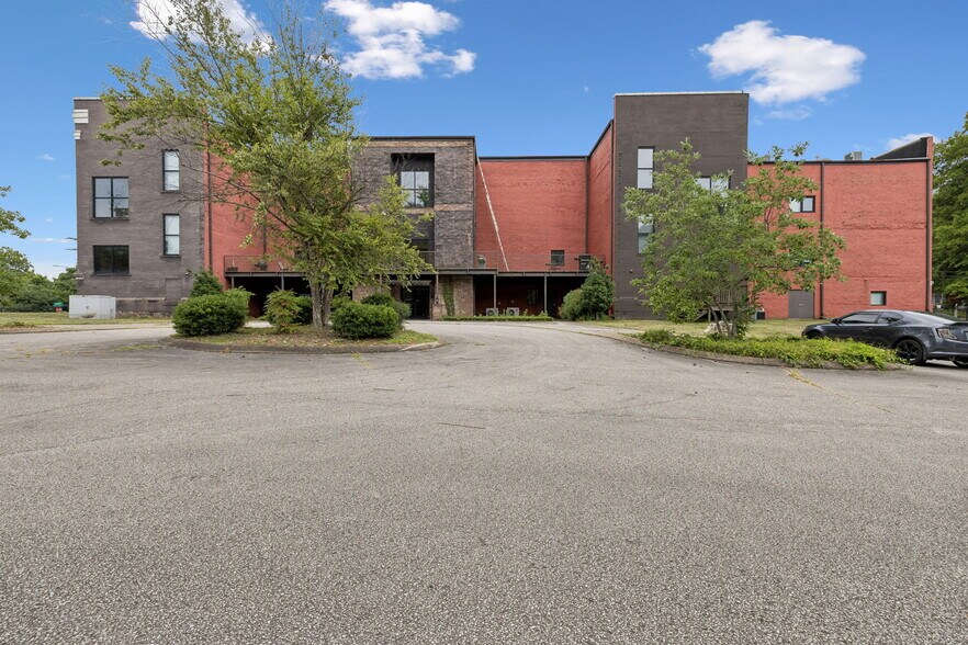 More Photos Of 217 E Deadrick St, Jackson Apartments For Sale