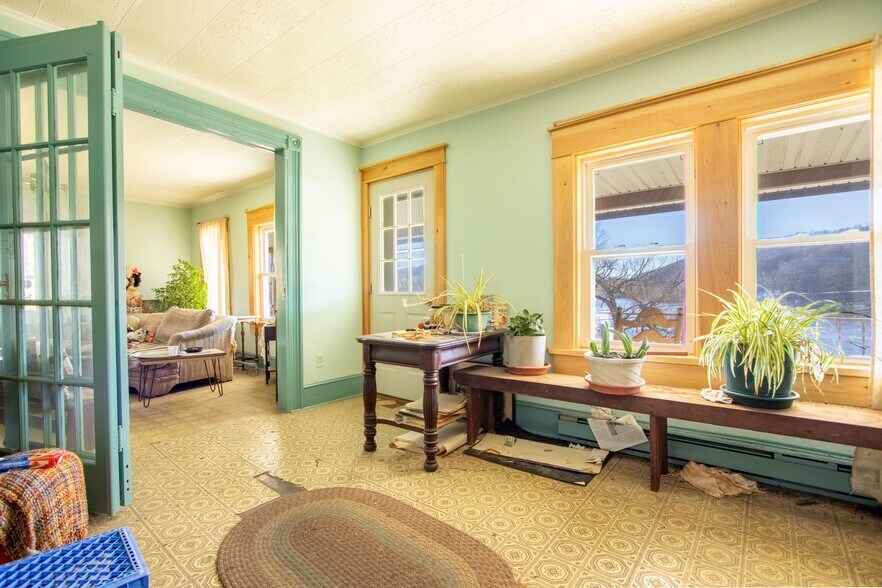 More Photos Of 263 Como Rd, Lake Como Specialty For Sale