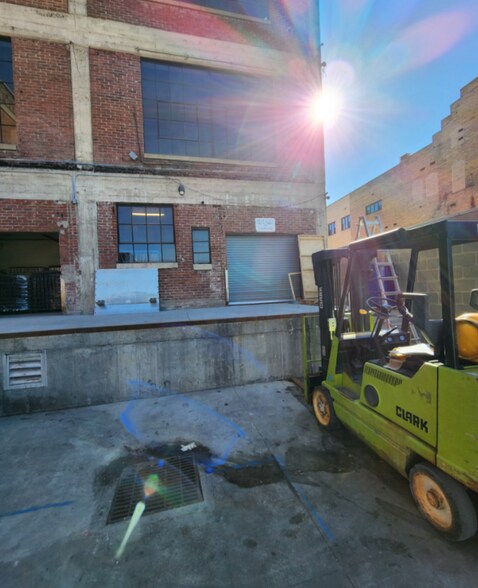 More Photos Of 2333-2337 Grant Ave, Ogden Office For Lease