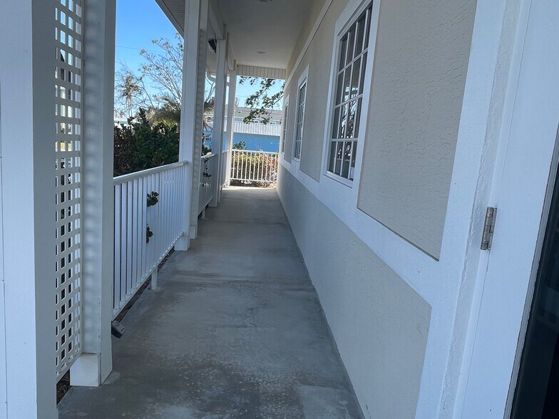 More Photos Of 6061 Estero Blvd, Fort Myers Bank For Sale