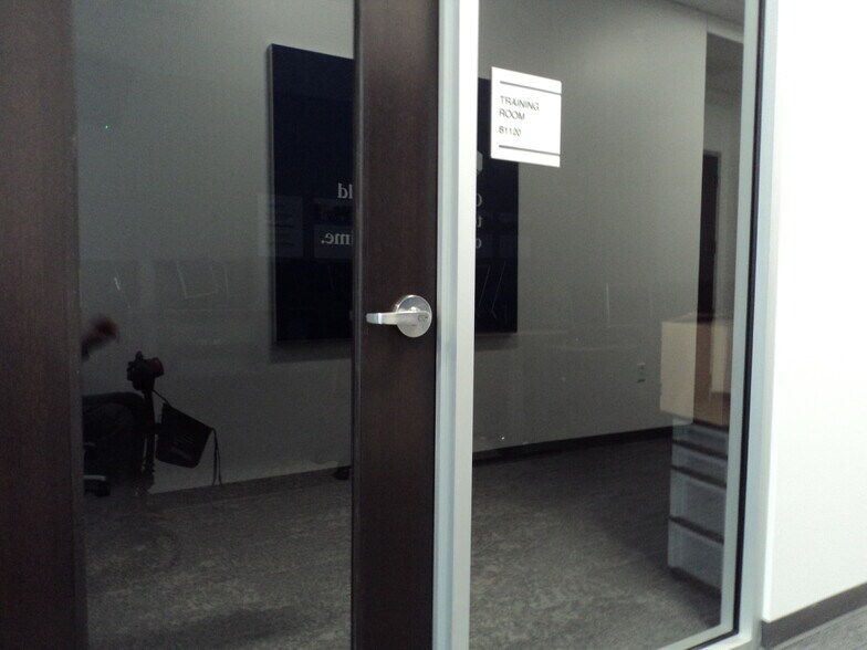 More Photos Of 2020 Innovation Ct, De Pere Office For Lease