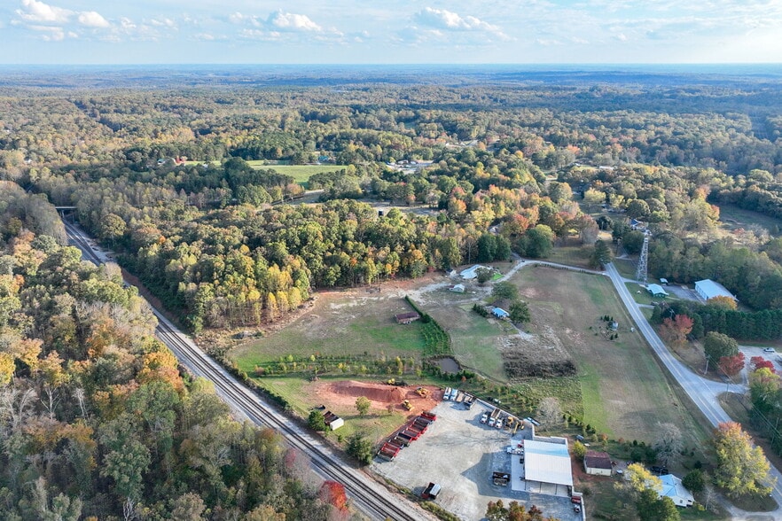 More Photos Of 5662 Cemetery Rd, Lula Land For Lease