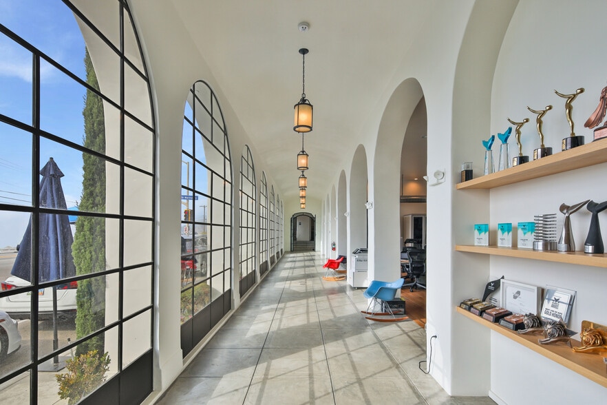 More Photos Of 17575 Pacific Coast Hwy, Pacific Palisades Loft Creative Space For Lease