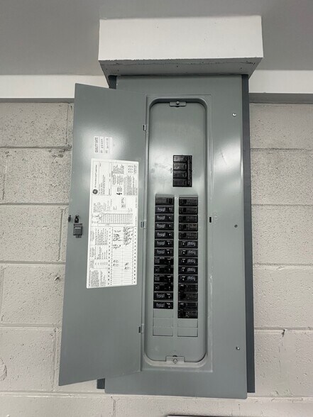 More Photos Of 650 Atando Ave, Charlotte Loft Creative Space For Lease