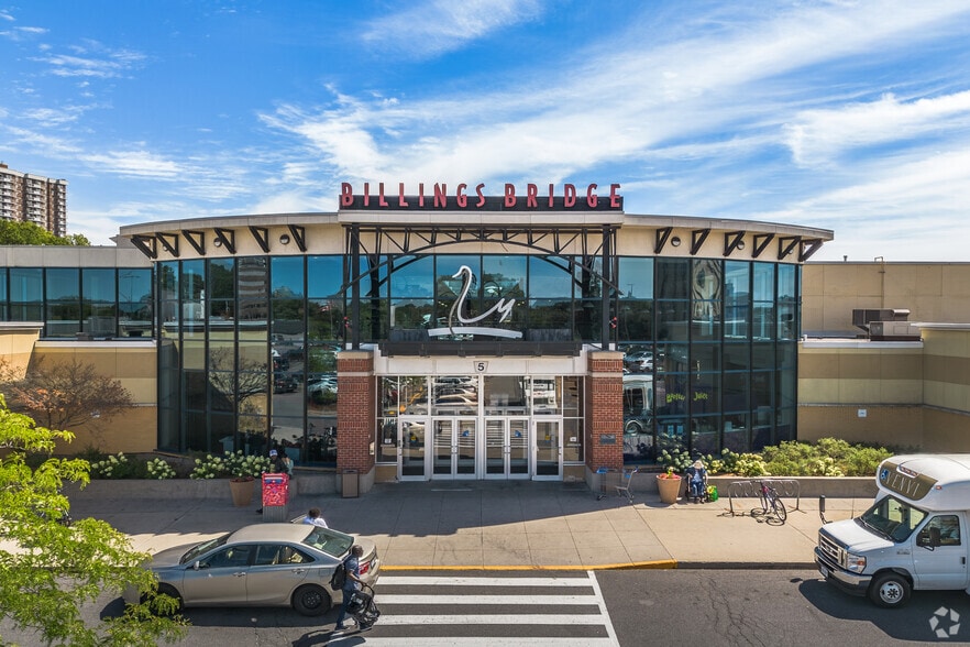 Primary Photo Of 2277 Riverside Dr, Ottawa Unknown For Lease