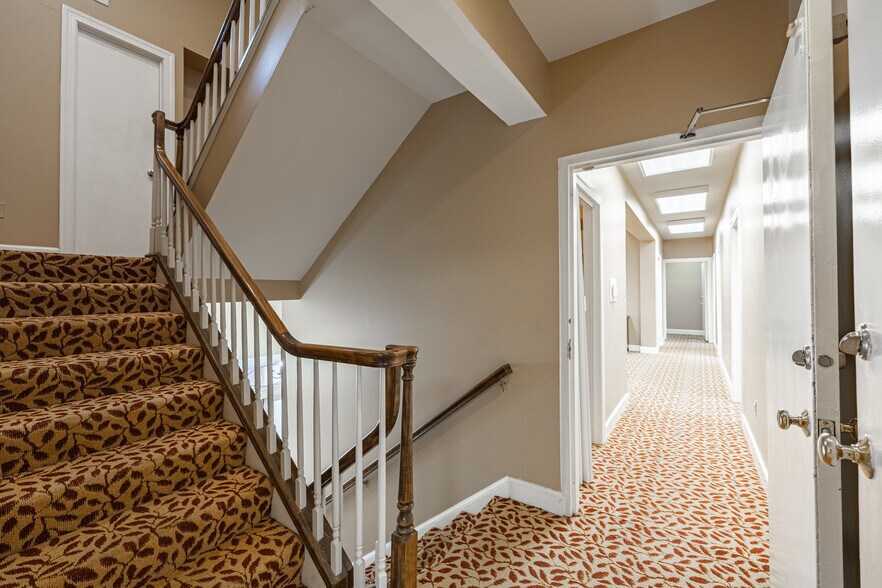 More Photos Of 223-225 N Washington St, Alexandria Office For Lease