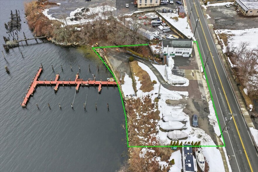 More Photos Of 53 Thames St, Groton Marina For Sale