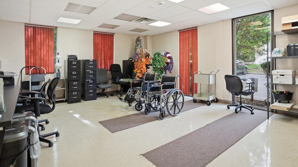 More Photos Of 123 Stewart Ave, Hicksville Medical For Sale