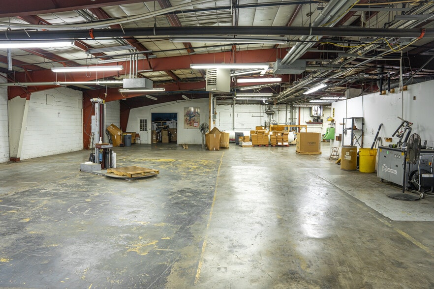 More Photos Of 700 Dalen Ln, Knoxville Distribution For Lease