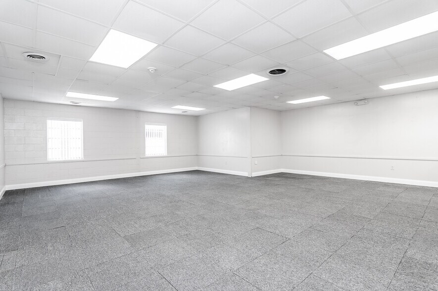 More Photos Of 4205 W Broadway St, Pearland Loft Creative Space For Lease