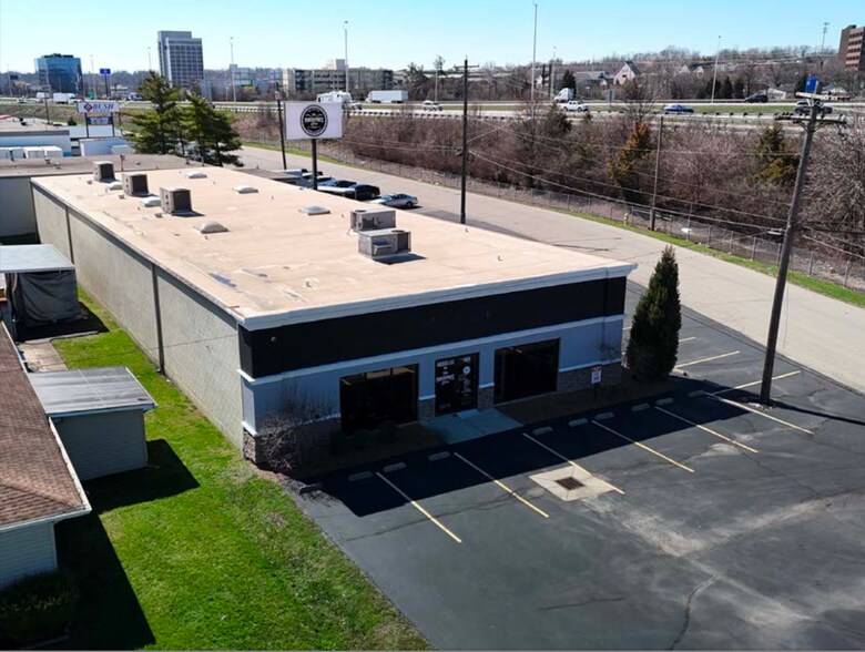 More Photos Of 11574 E Gondola St, Sharonville Warehouse For Lease