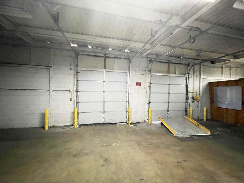 More Photos Of 15012 Edgerton Rd, New Haven Manufacturing For Lease