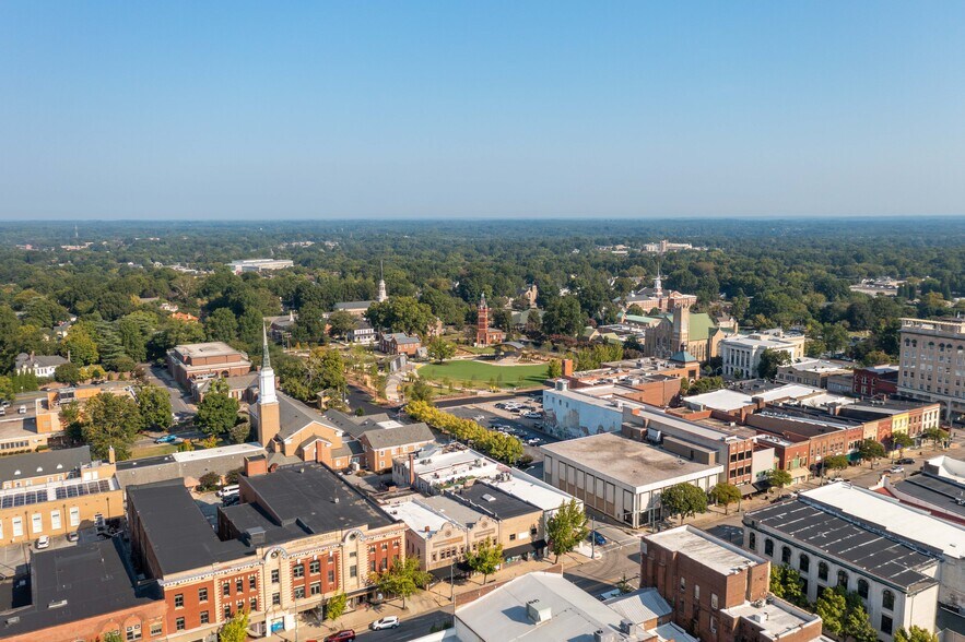 More Photos Of 115 S Jackson St, Salisbury Restaurant For Lease