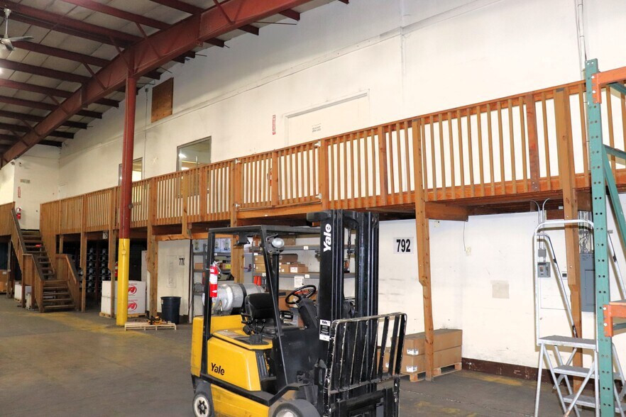 More Photos Of 35 Rose Morrow Rd, Wantage Manufacturing For Lease