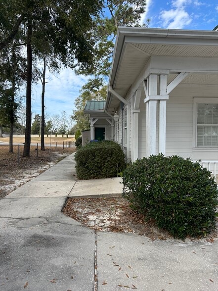 More Photos Of 1850 Bellair Blvd, Orange Park Medical For Sale