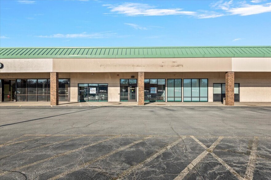 Primary Photo Of 2301-2585 S MacArthur Blvd, Springfield General Retail For Lease