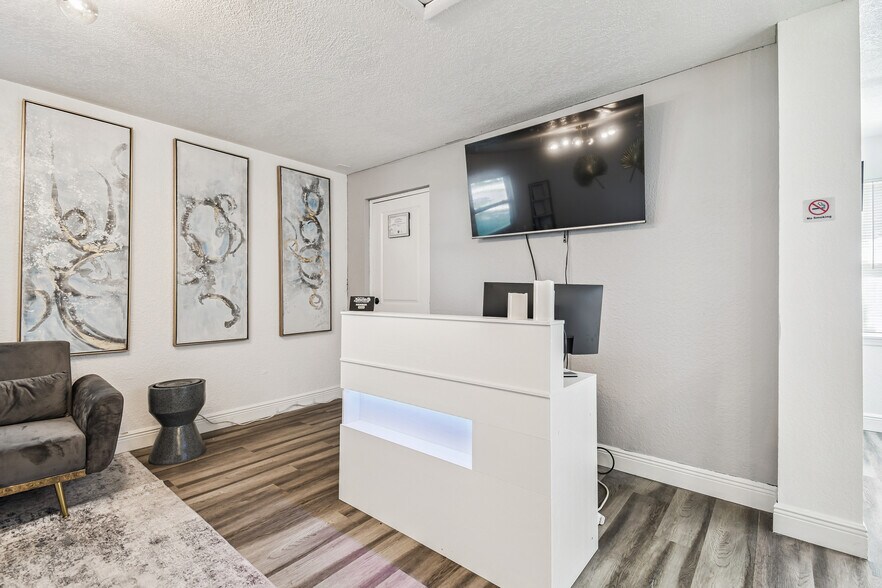 More Photos Of 5445 6th St, Zephyrhills Medical For Sale