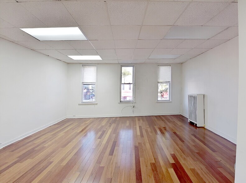 More Photos Of 12015 Liberty Ave, South Richmond Hill Storefront Retail Office For Sale