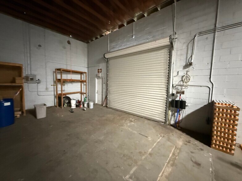 More Photos Of 1995 NE 31st Ave, Gainesville Warehouse For Lease